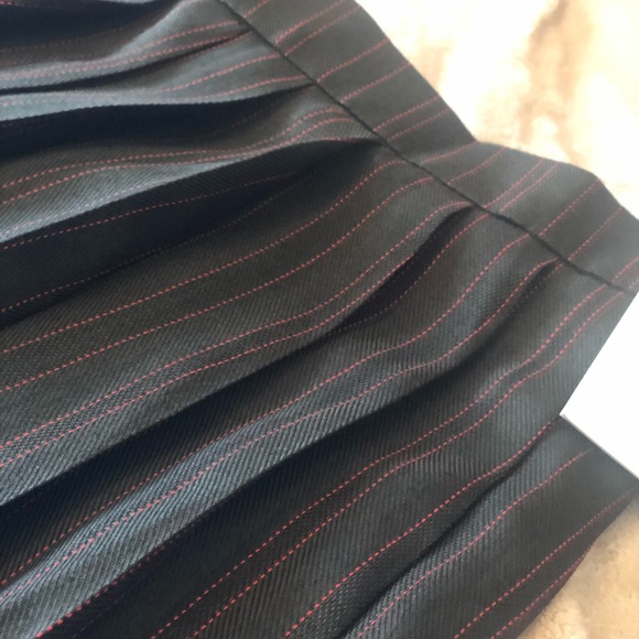 Lioness pleated skirt | BRAND NEW - Picture 4 of 6